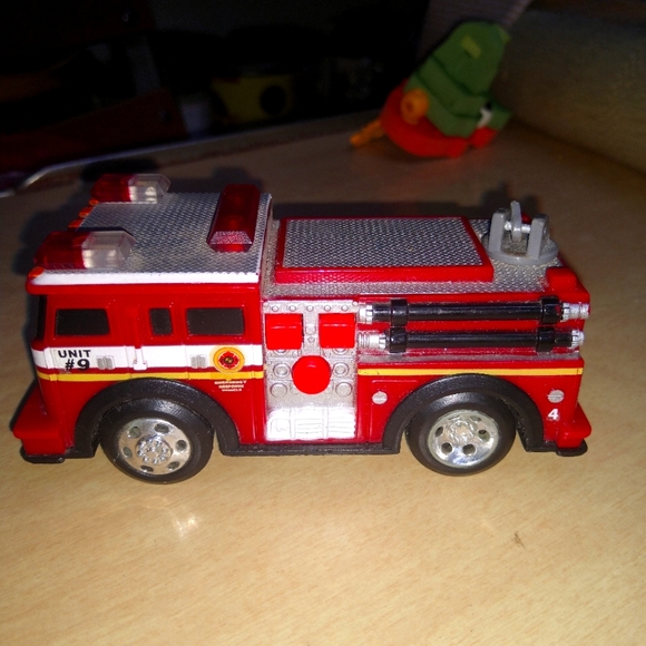 Road Rippers toy Fire truck 🚒 - Picture 2 of 3